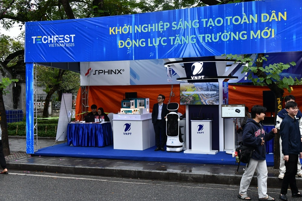 Gian trưng b&agrave;y của Tập đo&agrave;n VNPT tại TECHFEST 2025